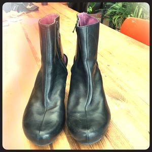 Tsubo 3” heel booties- black-with heel cut-out. 8